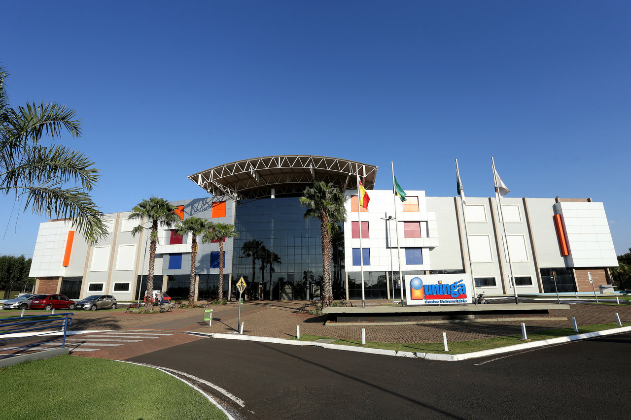 Campus Uningá ao entardecer